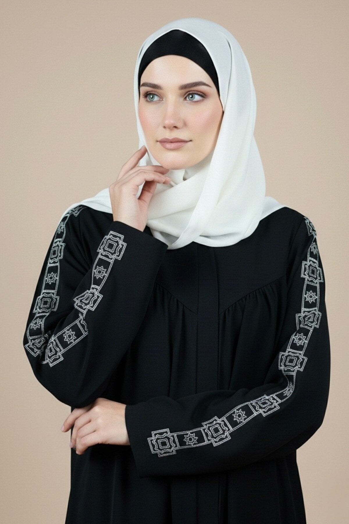 Ancient Pattern Embroidered Gathered Abaya