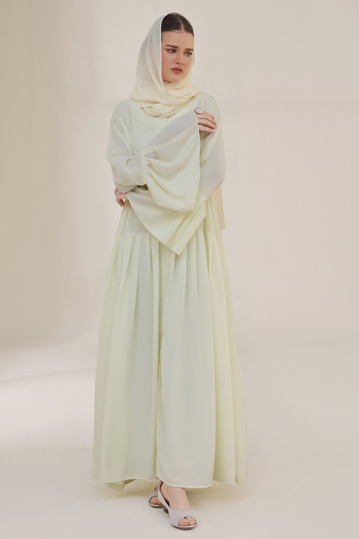 Dutch White Abaya