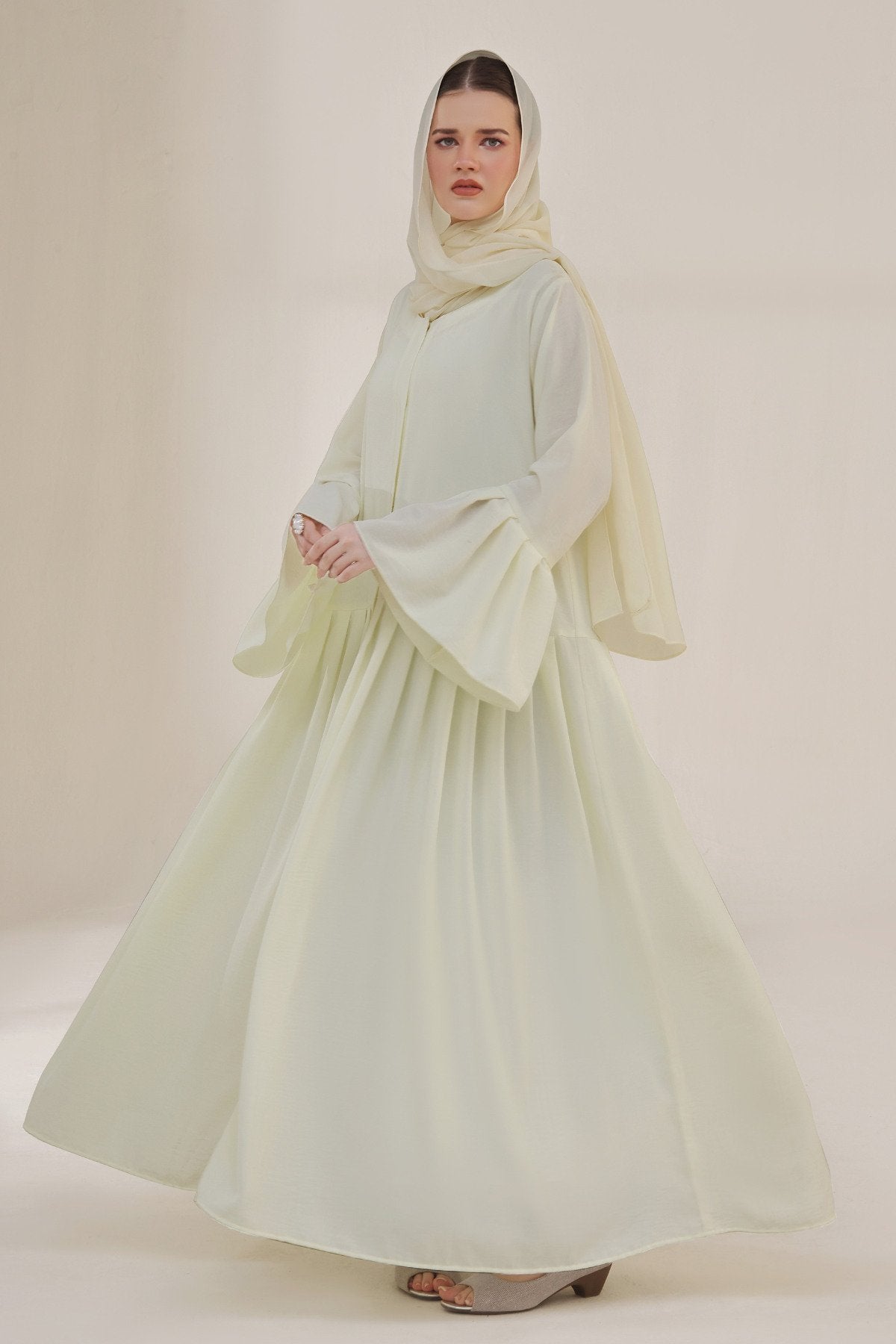 Dutch White Abaya