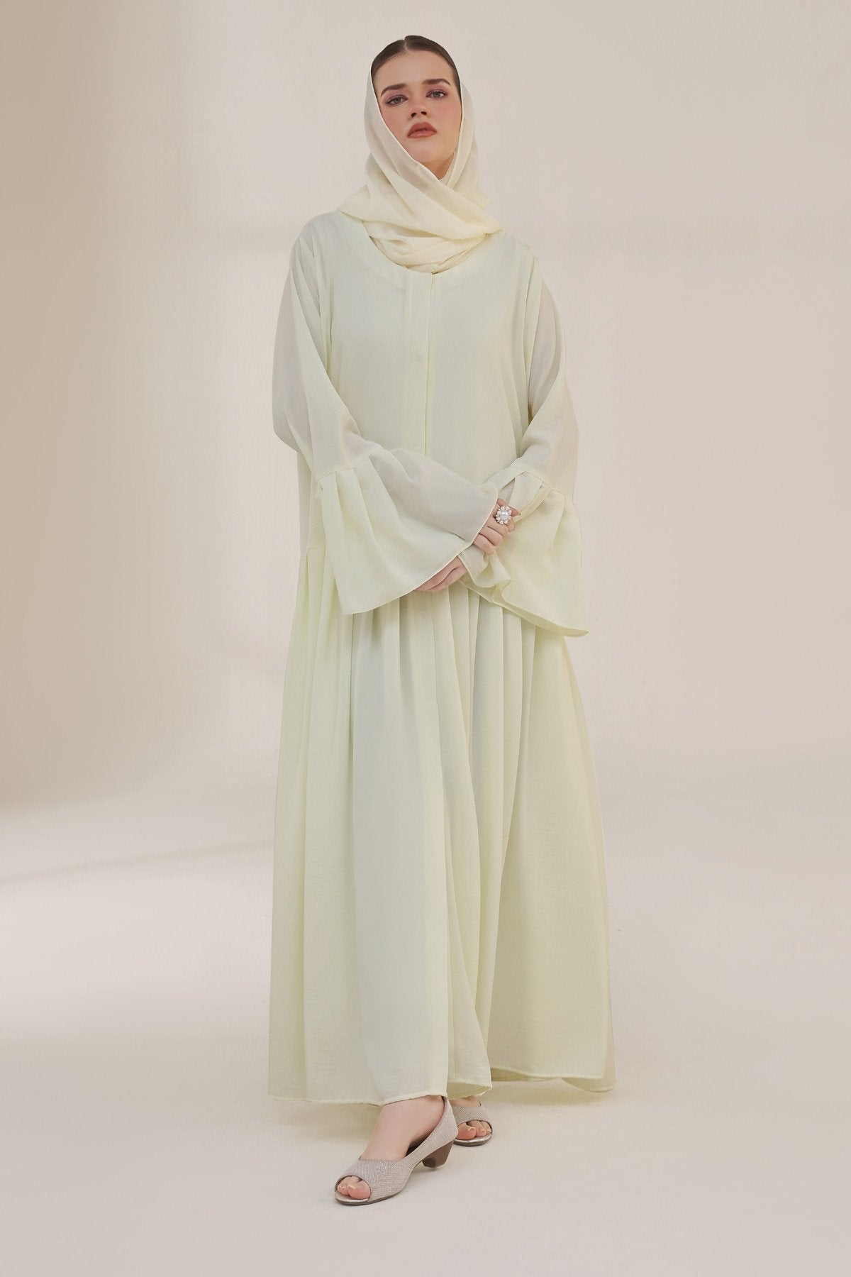 Dutch White Abaya