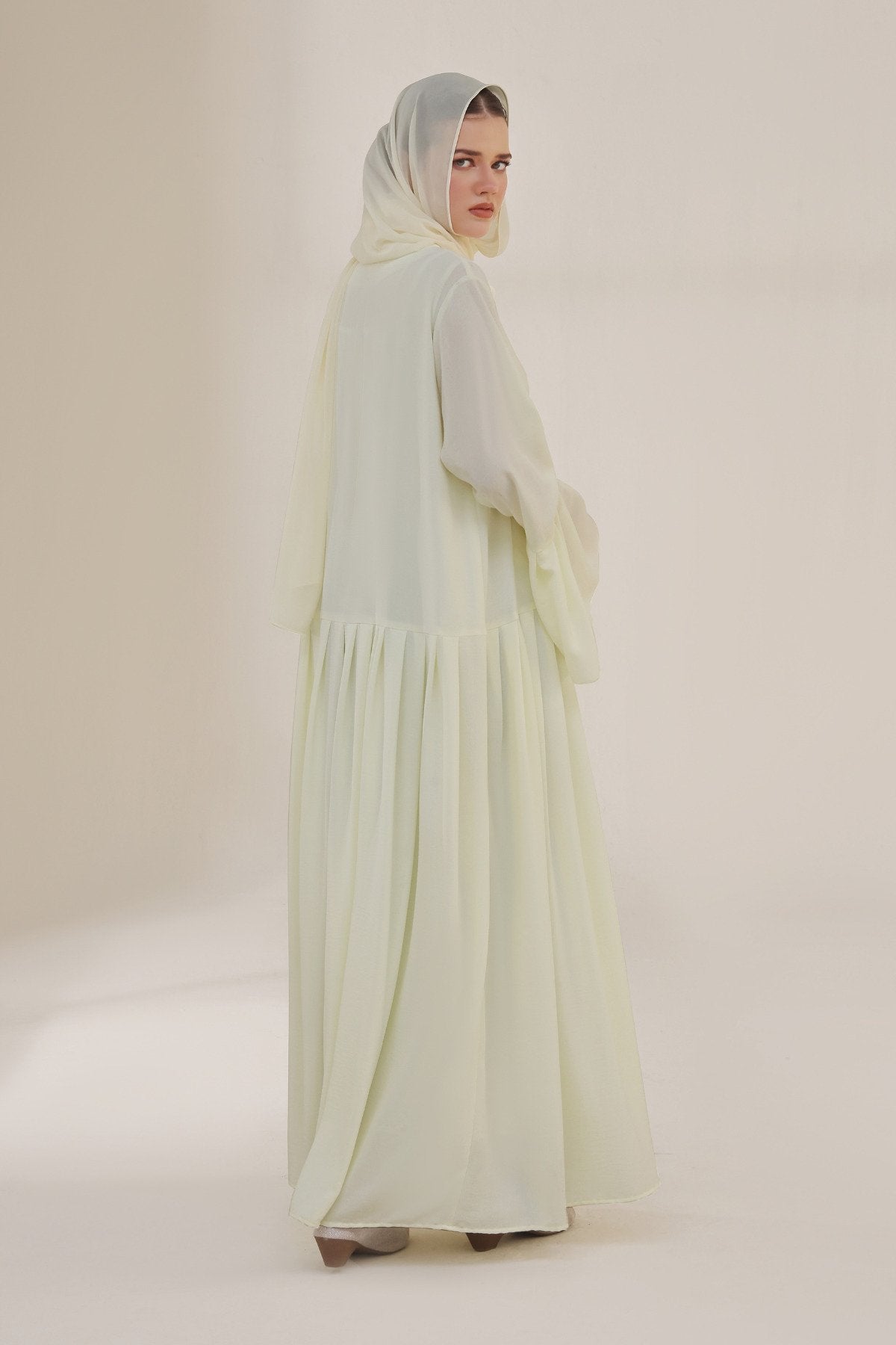 Dutch White Abaya