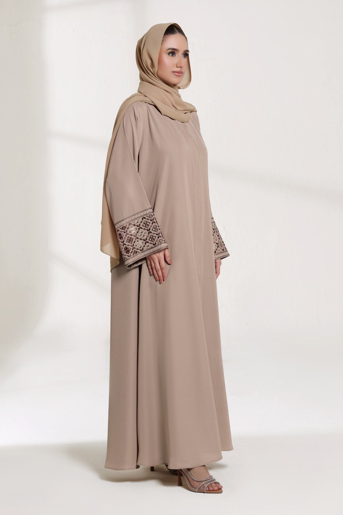 Khamak Embroidered Abaya