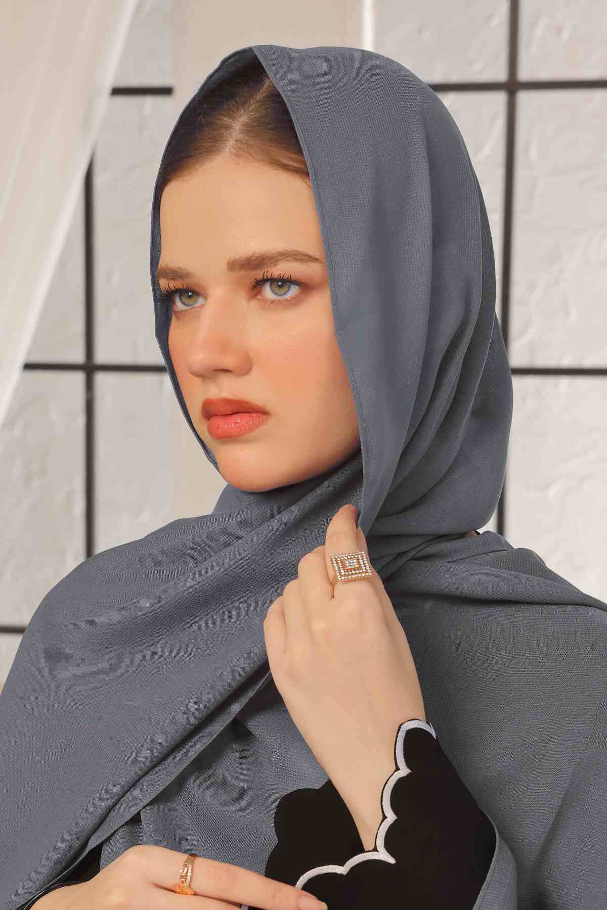 Medium Grey Georgette Hijab