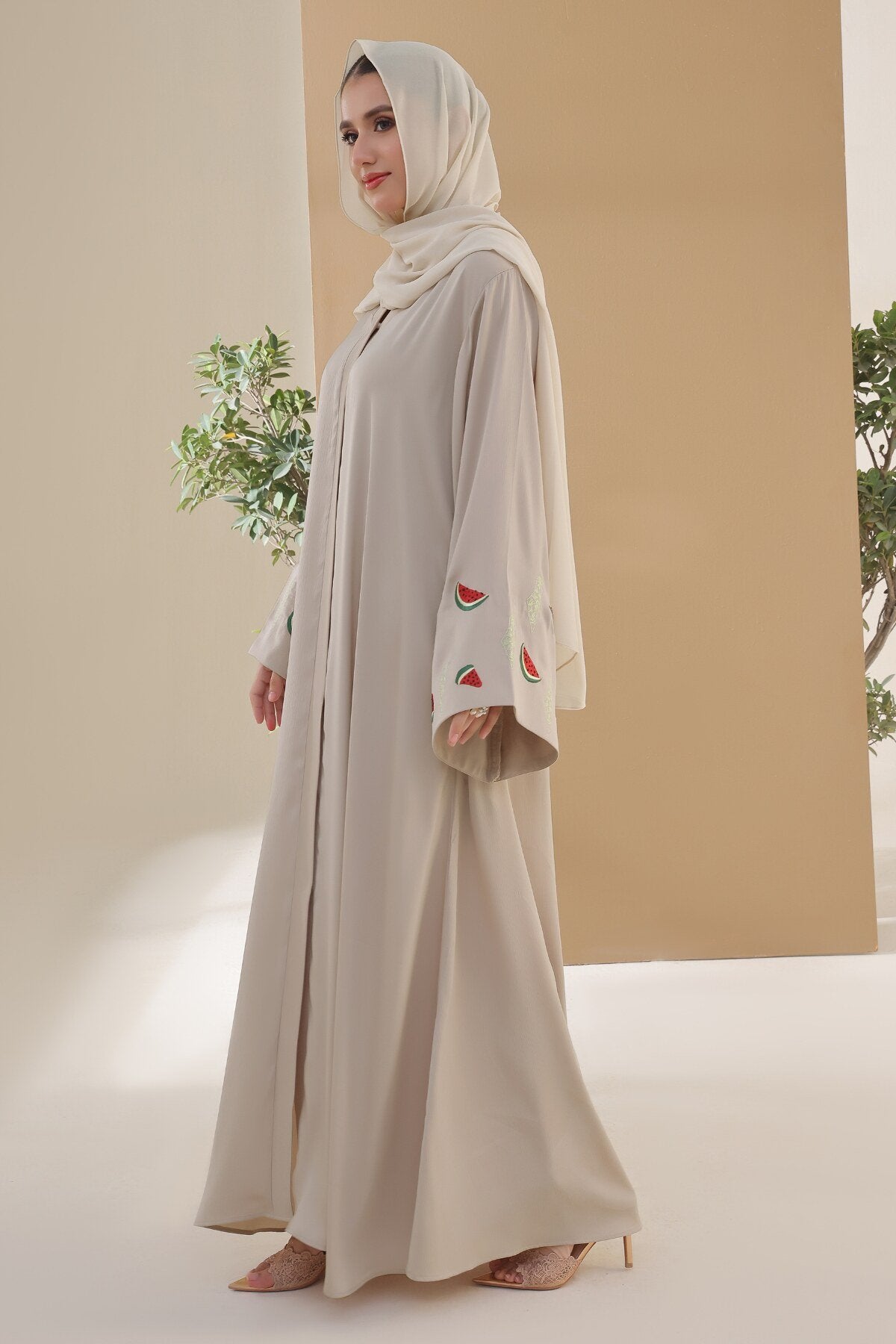 Pearl Bush Embroidered Abaya