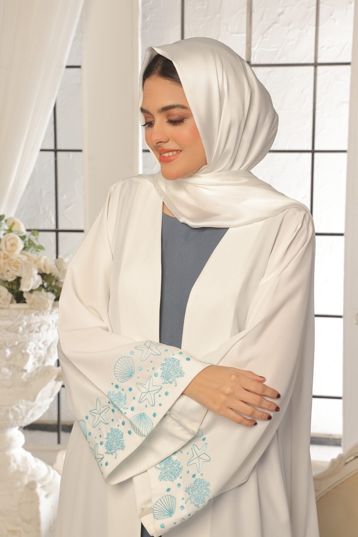 Seashell Embroidered White Abaya