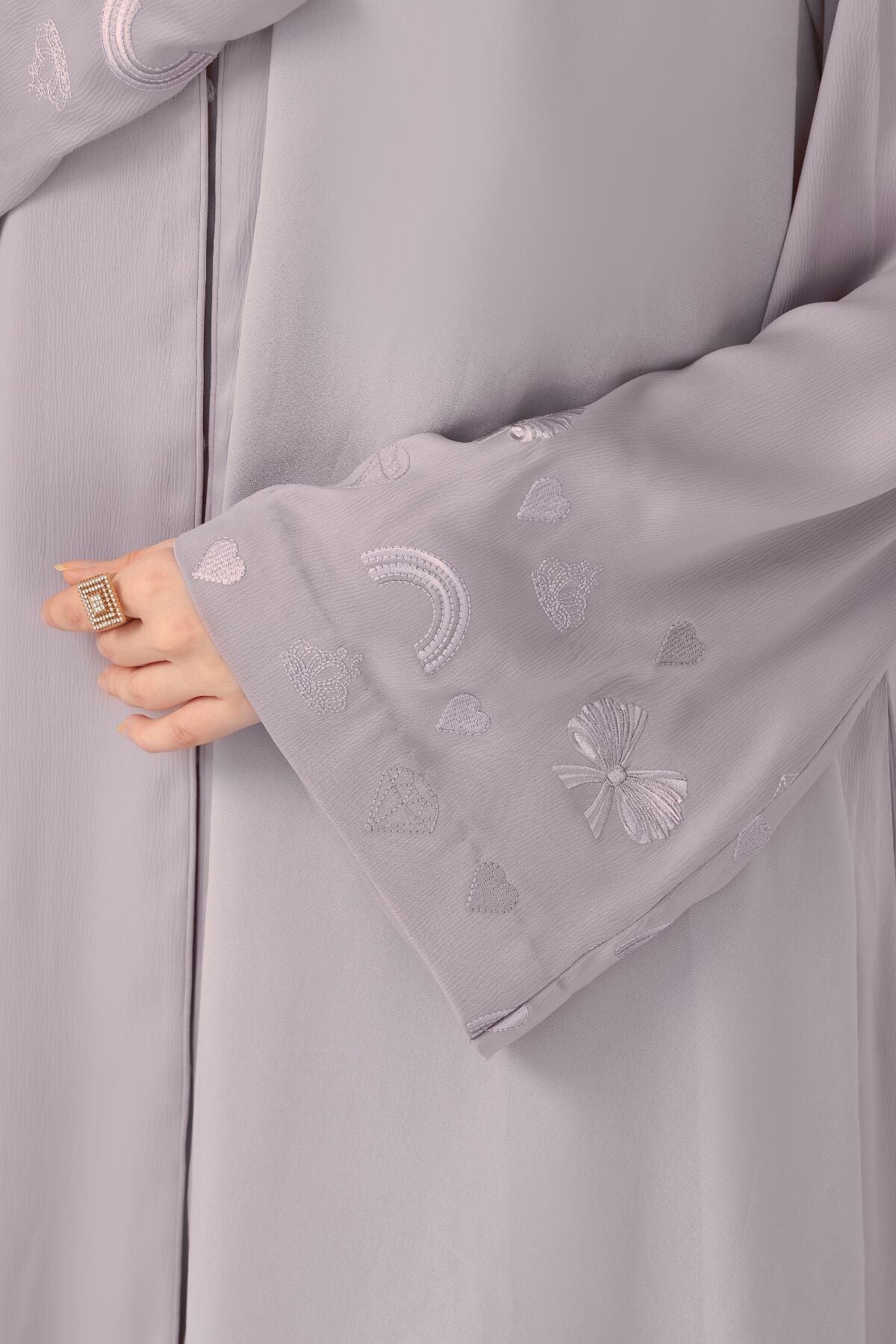 Swirls Embroidered Lilac Abaya