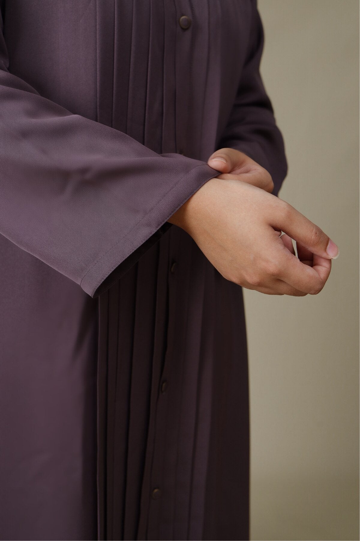 Thunder Pleated Abaya