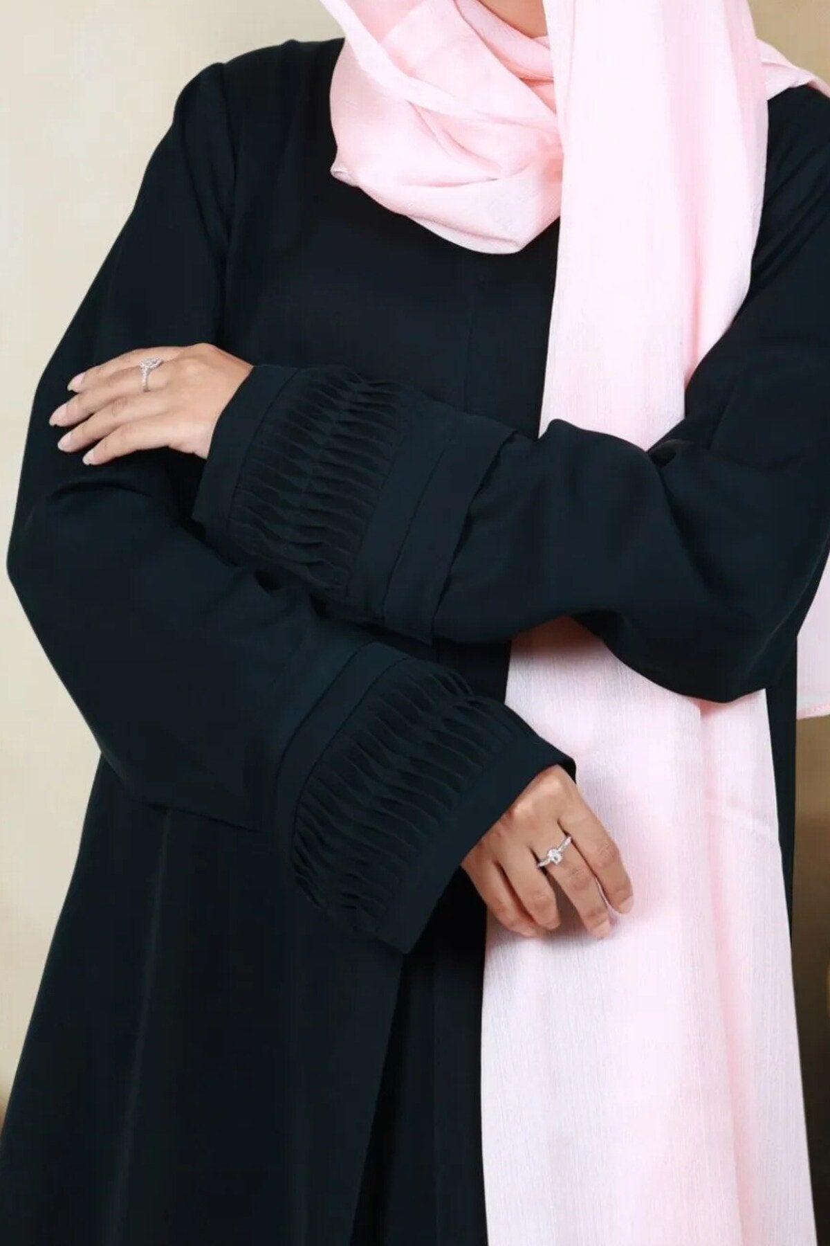 Tucks Manipulation Abaya