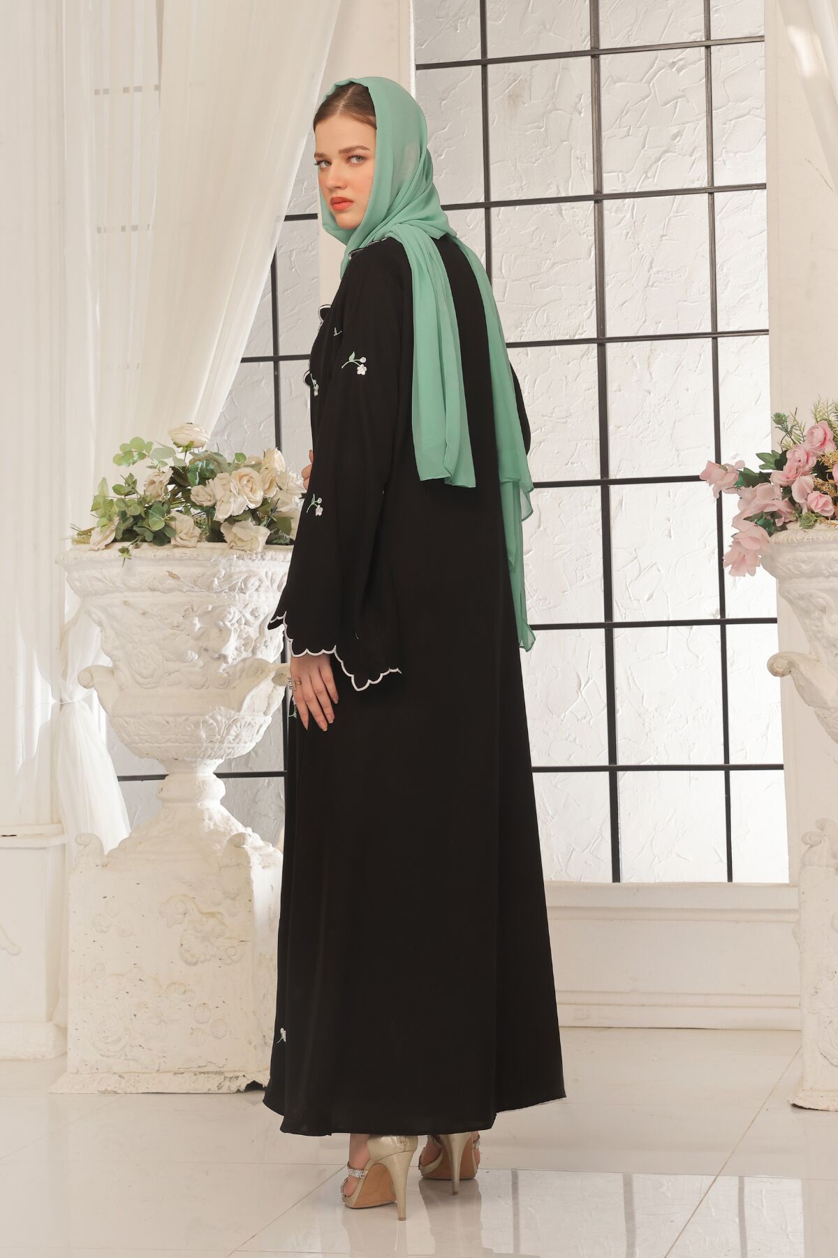 Wave Black Embroidered Abaya
